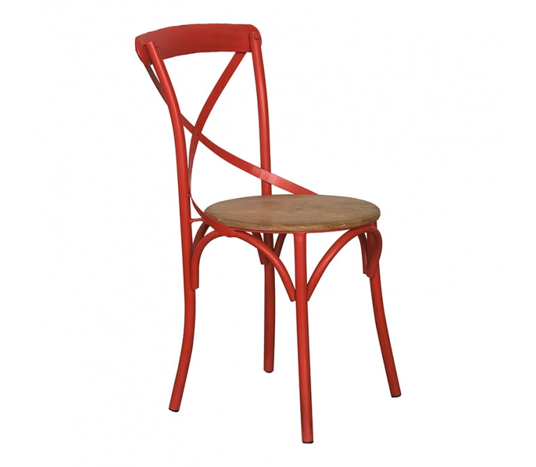 Vieille chaise de salle à manger en acier