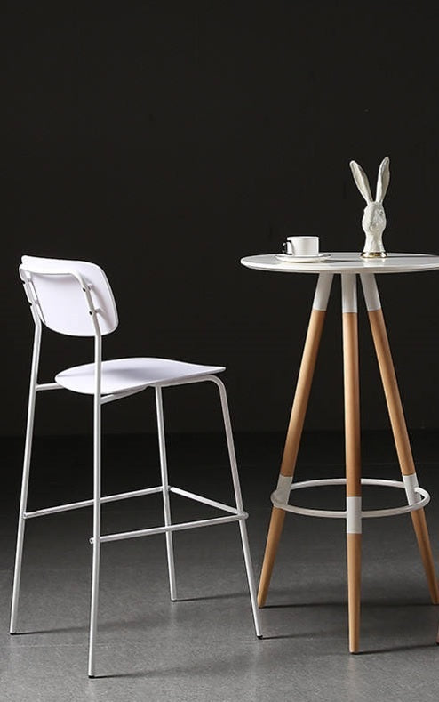 Sgabello Vera impilabile in acciaio bianco