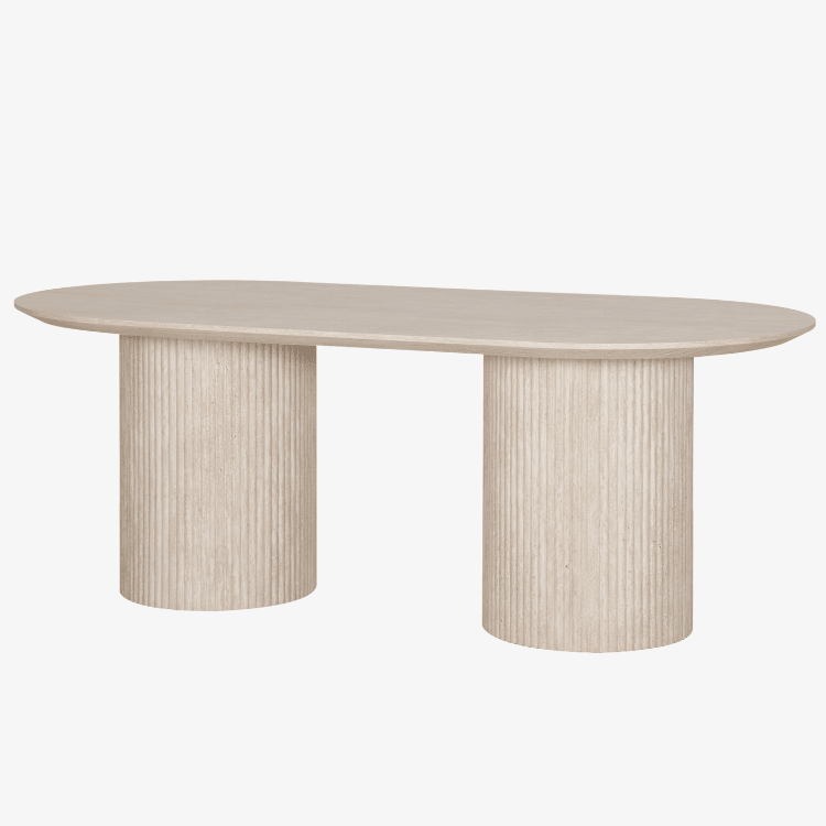 Mesa de comedor ovalada Petra vista diagonal con doble base estriada y diseño contemporáneo