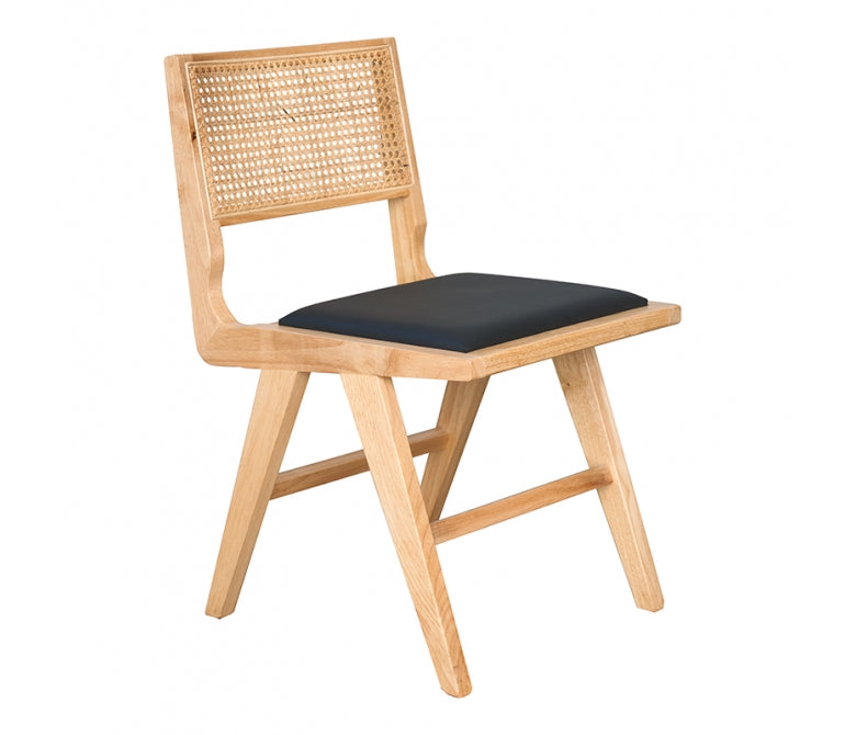 Chaise de salle à manger en bois et demi-cuir Pologne