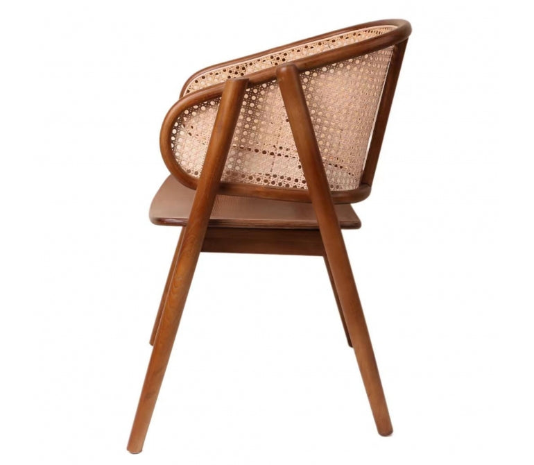Cadeira de jantar em madeira de nogueira Eider e de rotim com apoios de braços